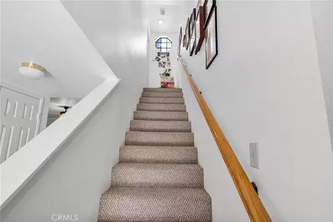 Entry Way - 19044 Elm Dr, Apple Valley, CA 92308 photo 8 of 8