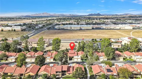 View/Area - 19044 Elm Dr, Apple Valley, CA 92308 photo 6 of 9