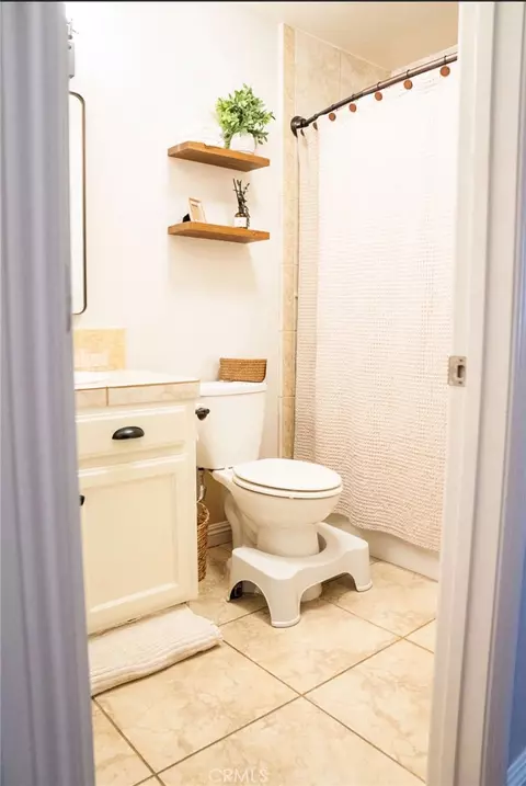 Bath - 631 Rimrock, Barstow, CA 92311 photo 2 of 2