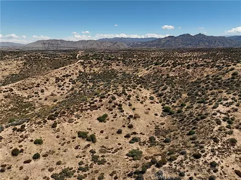 740 Summit Valley Rd, Hesperia, CA 92345 photo 7