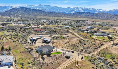 View/Area - 5205 Snow Line, Phelan, CA 92371 photo 2 of 12