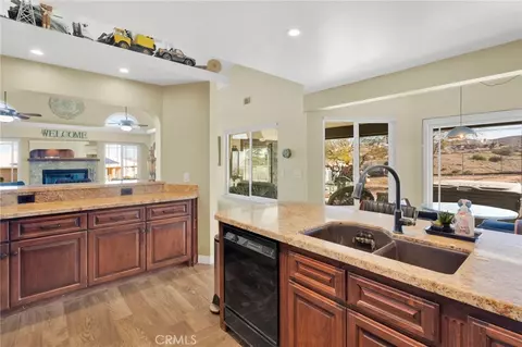 Kitchen - 5205 Snow Line, Phelan, CA 92371 photo 5 of 6