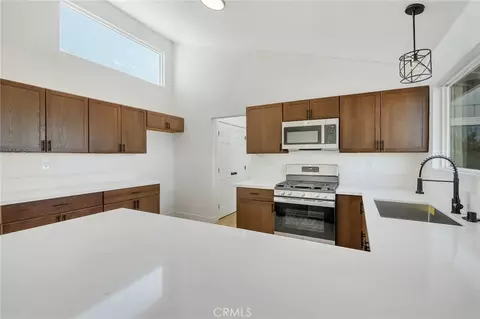 Kitchen - 3932 Nielson Rd, Phelan, CA 92371 photo 1 of 2