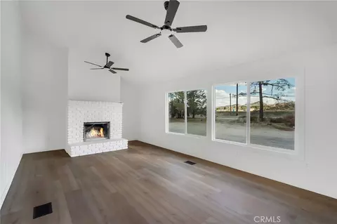 Living - 3932 Nielson Rd, Phelan, CA 92371 photo 1 of 4