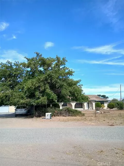 10722 Phelan Rd, Oak Hills, CA 92344
