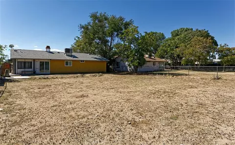 Exterior - 16188 Live Oak, Hesperia, CA 92345 photo 4 of 6
