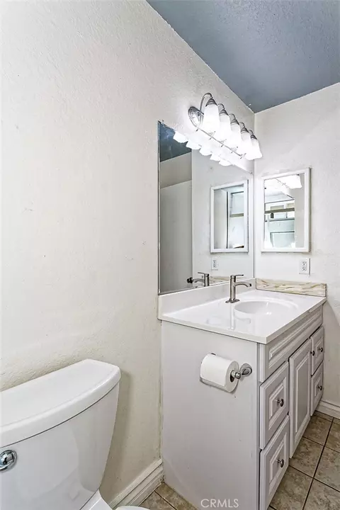 Bath - 16188 Live Oak, Hesperia, CA 92345 photo 3 of 3