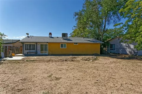 Exterior - 16188 Live Oak, Hesperia, CA 92345 photo 3 of 6