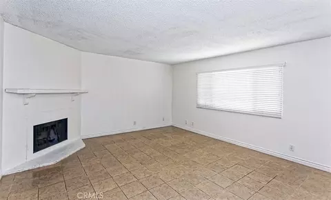 Living - 16188 Live Oak, Hesperia, CA 92345 photo 2 of 3