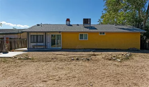Exterior - 16188 Live Oak, Hesperia, CA 92345 photo 5 of 6