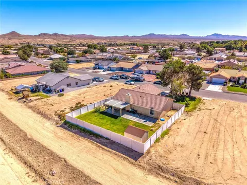View/Area - 14742 Rivers Edge Rd, Helendale, CA 92342 photo 5 of 9
