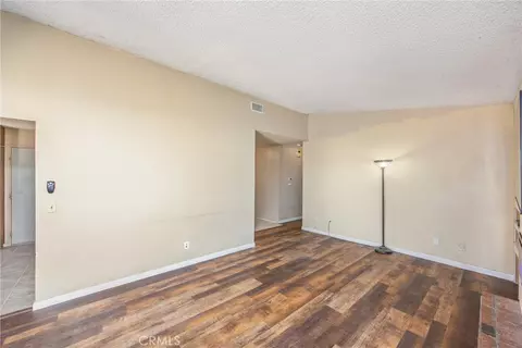 Living - 14742 Rivers Edge Rd, Helendale, CA 92342 photo 4 of 5