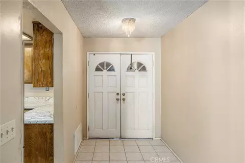 Entry Way - 14742 Rivers Edge Rd, Helendale, CA 92342 photo 2 of 2
