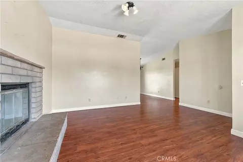 Living - 1152 Borrego, Barstow, CA 92311 photo 3 of 4