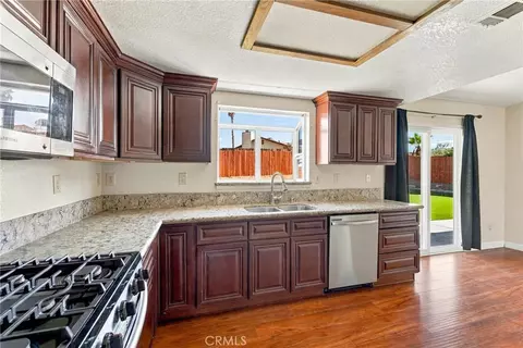 Kitchen - 1152 Borrego, Barstow, CA 92311 photo 3 of 3
