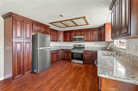 Kitchen - 1152 Borrego, Barstow, CA 92311 photo 2 of 3