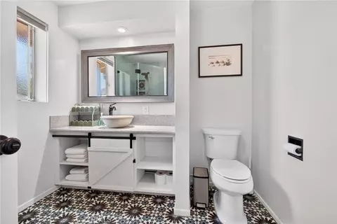 Bath - 20401 Stanford Ave, Riverside, CA 92507 photo 4 of 5