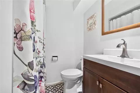 Bath - 20401 Stanford Ave, Riverside, CA 92507 photo 3 of 5