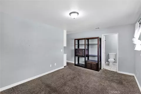 Bedroom - 11425 Kiowa Rd, Apple Valley, CA 92308 photo 4 of 4