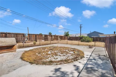 Exterior - 11425 Kiowa Rd, Apple Valley, CA 92308 photo 4 of 7