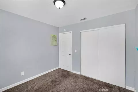 Bedroom - 11425 Kiowa Rd, Apple Valley, CA 92308 photo 2 of 4
