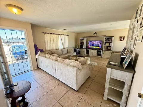 Living - 10885 9th Ave, Hesperia, CA 92345 photo 1 of 2