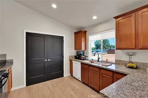 Kitchen - 9357 Jacaranda Ave, Hesperia, CA 92345 photo 1 of 3