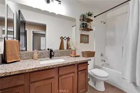 Bath - 9357 Jacaranda Ave, Hesperia, CA 92345 photo 1 of 3