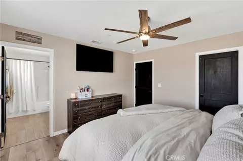 Bedroom - 9357 Jacaranda Ave, Hesperia, CA 92345 photo 3 of 5