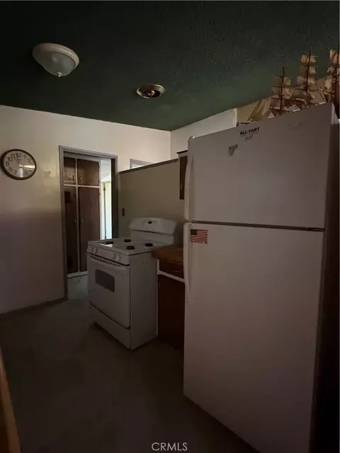Entry Way - 25515 Cheryle, Barstow, CA 92311 photo 1 of 2