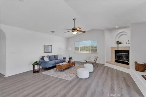 Living - 9352 Cedar St, Phelan, CA 92371 photo 3 of 5