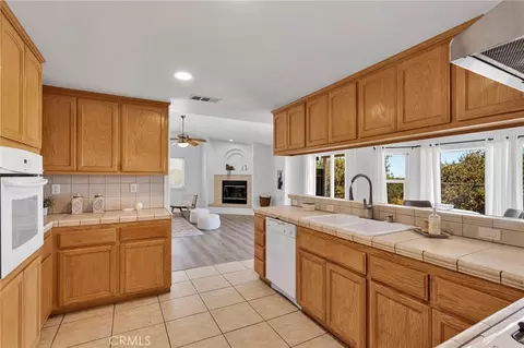 Kitchen - 9352 Cedar St, Phelan, CA 92371 photo 3 of 3