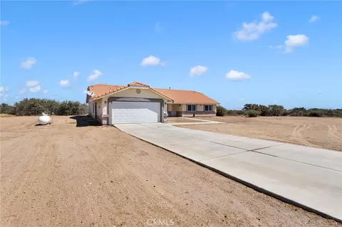 Exterior - 9352 Cedar St, Phelan, CA 92371 photo 4 of 7