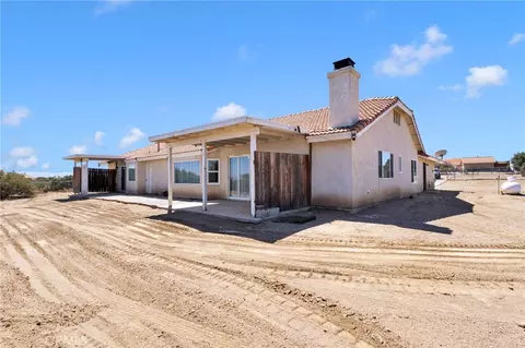 Exterior - 9352 Cedar St, Phelan, CA 92371 photo 6 of 7