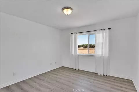 Bedroom - 9352 Cedar St, Phelan, CA 92371 photo 6 of 9
