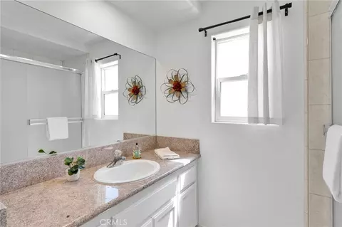 Bath - 9352 Cedar St, Phelan, CA 92371 photo 2 of 8