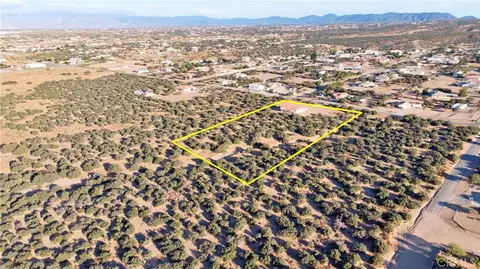 View/Area - 9352 Cedar St, Phelan, CA 92371 photo 3 of 5