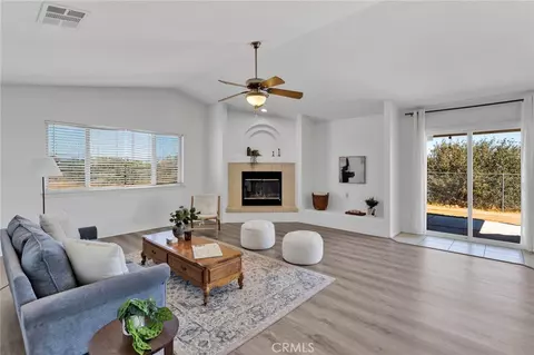 Living - 9352 Cedar St, Phelan, CA 92371 photo 2 of 5