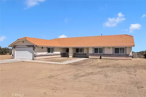 Exterior - 9352 Cedar St, Phelan, CA 92371 photo 3 of 7