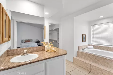 Bath - 9352 Cedar St, Phelan, CA 92371 photo 6 of 8