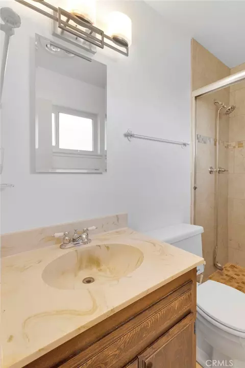 Bath - 11919 11th, Hesperia, CA 92345 photo 5 of 6