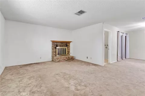 Living - 11919 11th, Hesperia, CA 92345 photo 4 of 9