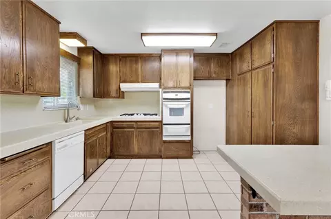 Kitchen - 11919 11th, Hesperia, CA 92345 photo 3 of 5
