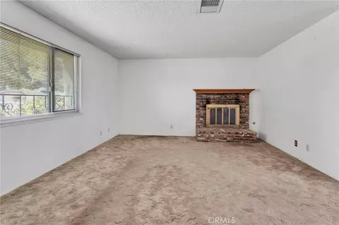 Living - 11919 11th, Hesperia, CA 92345 photo 3 of 9