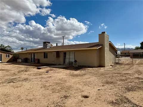 Exterior - 21064 Sioux, Apple Valley, CA 92308 photo 4 of 4