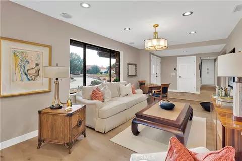 Living - 20360 Ituma, Apple Valley, CA 92308 photo 3 of 4