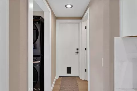 Entry Way - 20360 Ituma, Apple Valley, CA 92308 photo 4 of 5