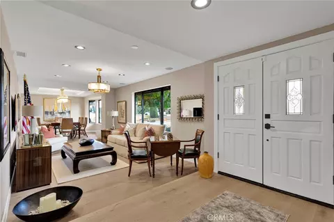 Entry Way - 20360 Ituma, Apple Valley, CA 92308 photo 2 of 5