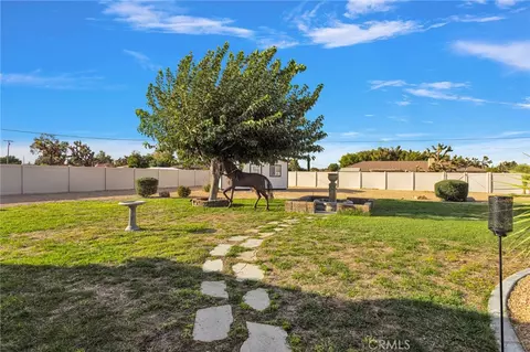 Exterior - 20360 Ituma, Apple Valley, CA 92308 photo 9 of 17