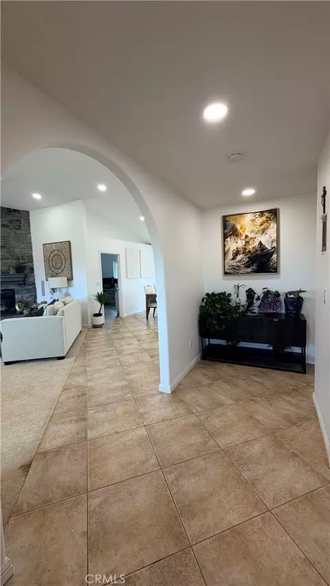 Entry Way - 9275 Rattlesnake, Phelan, CA 92371 photo 3 of 7